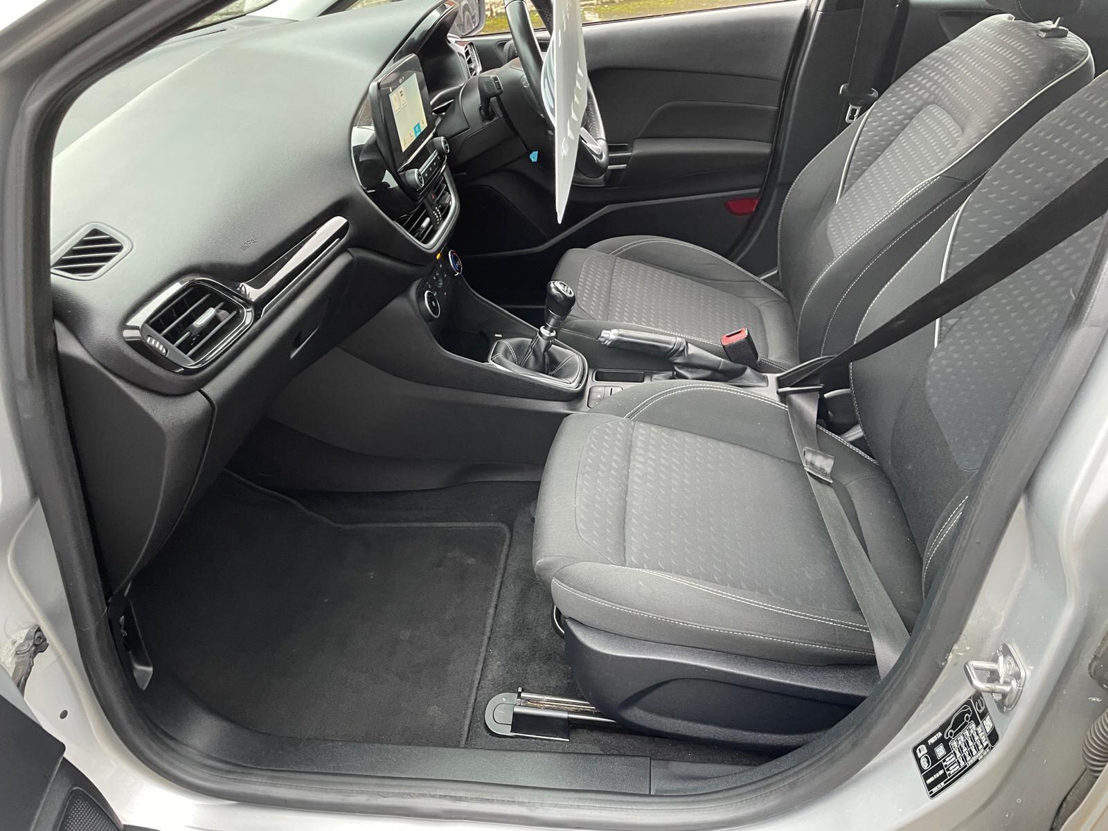 Ford Fiesta - image 7